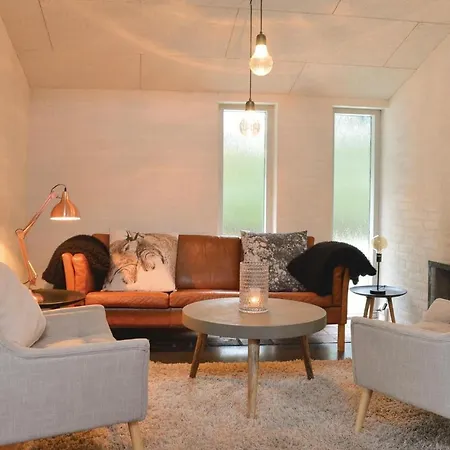 Three-bedroom Holiday In 펜션 링쾨빙