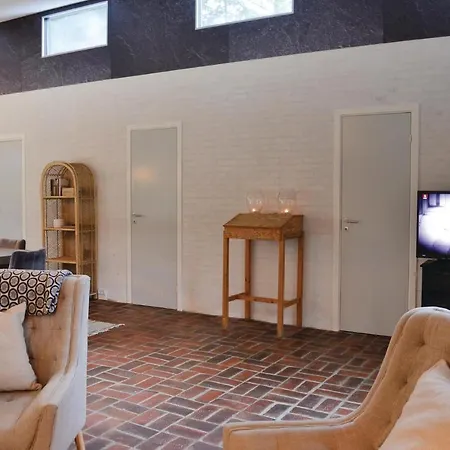 Three-bedroom Holiday In * 링쾨빙