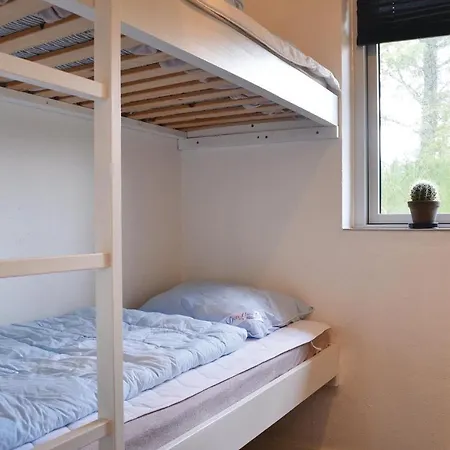 펜션 Three-bedroom Holiday In *