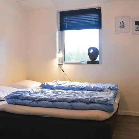 Three-bedroom Holiday In 펜션
